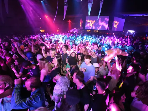 Crowd shot dave humphreys